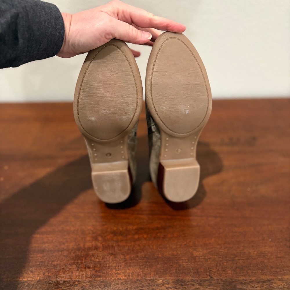 Diba Layla Suede Ankle Boot - Taupe, 9 - Picture 7 of 8
